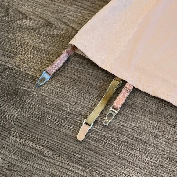 SPANX Assets Red Hot Label Shaping Camisole w/ Garter Straps Nude Lace Size L - Picture 6 of 10